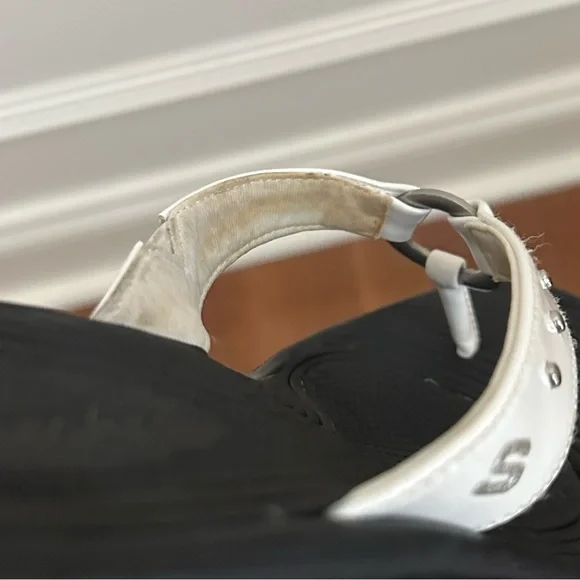 Sketchers Black and White Rhinestones Flip Flop Sandals Size 7.5 - Picture 15 of 16